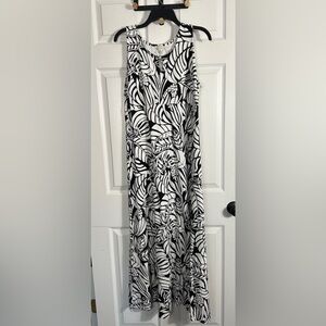 Talbots Outlet size M maxi dress, black/white leaf pattern, empire waist, flowy